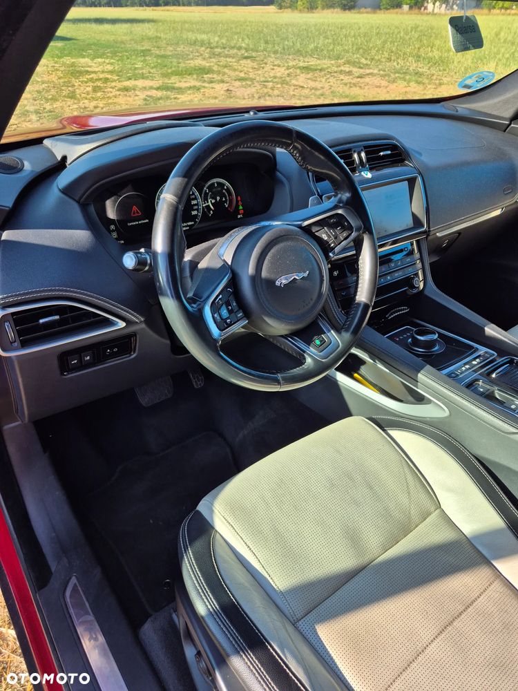 Jaguar F-Pace 2.0 i4D AWD R-Sport - 9
