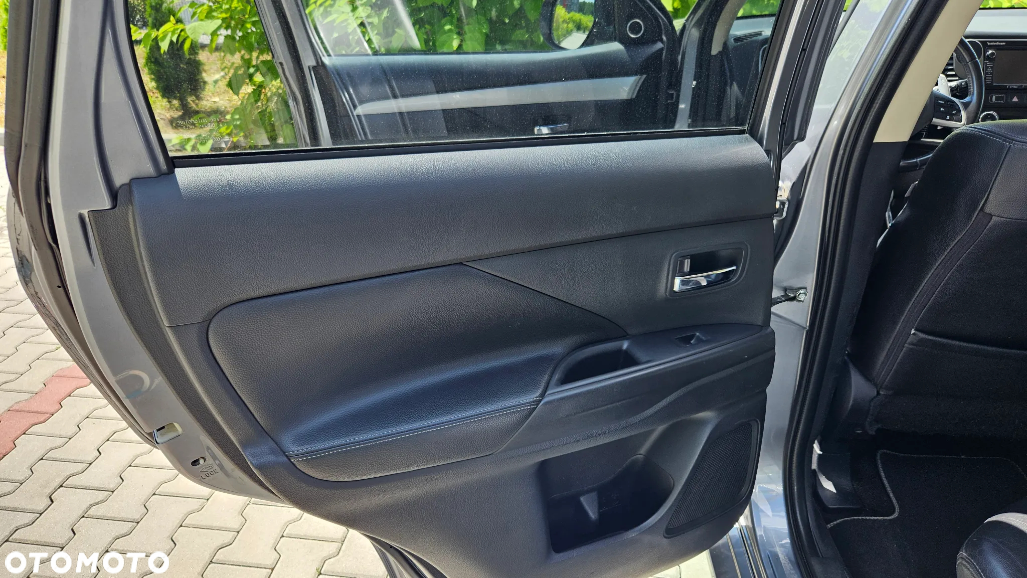 Mitsubishi Outlander - 14