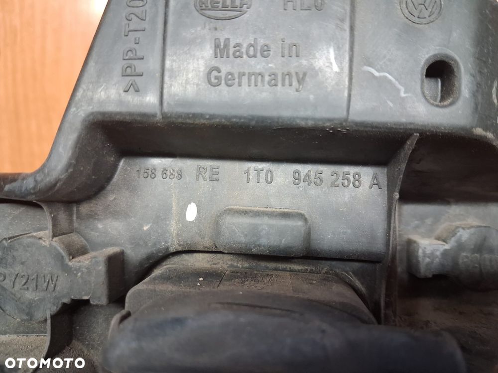 Wkład lampy VW TOURAN I prawy lewy tył 1T0945257A   1T0945258A  OE - 8