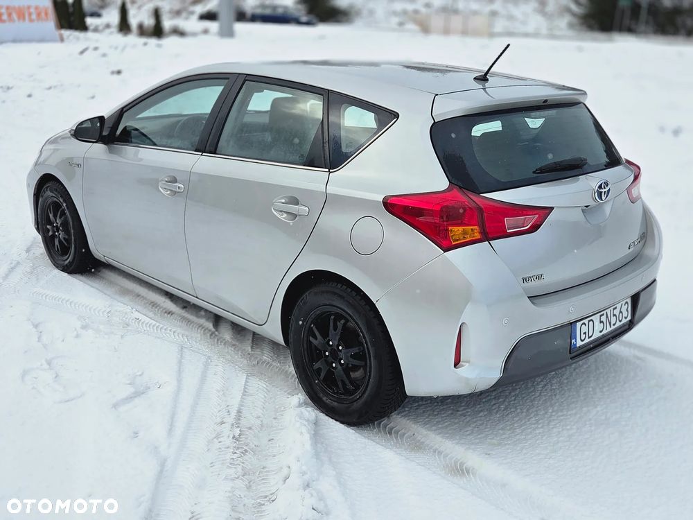 Toyota Auris 1.8 HSD Luna - 2