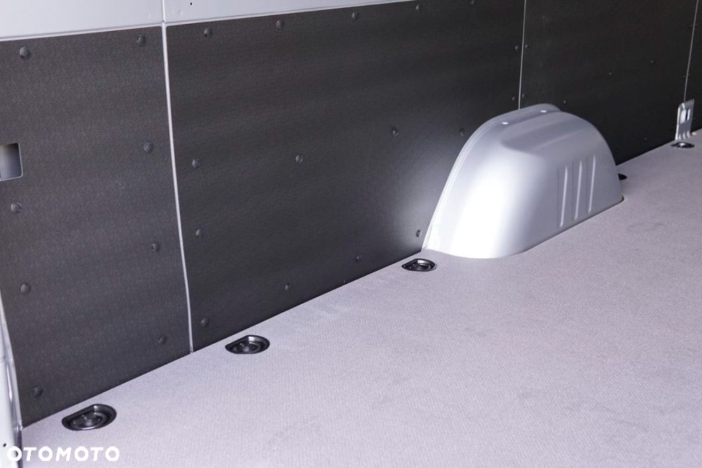 Mercedes-Benz Sprinter - 20