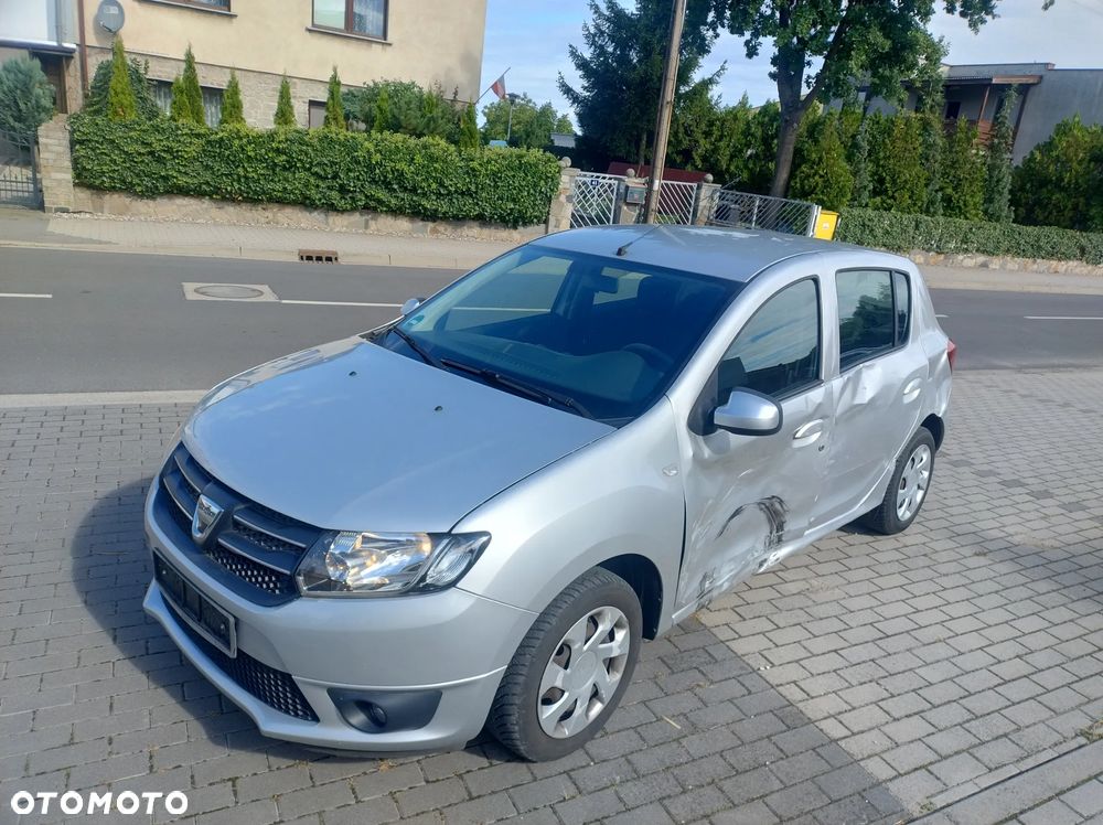 Dacia Sandero 1.2 16V 75 Celebration - 1