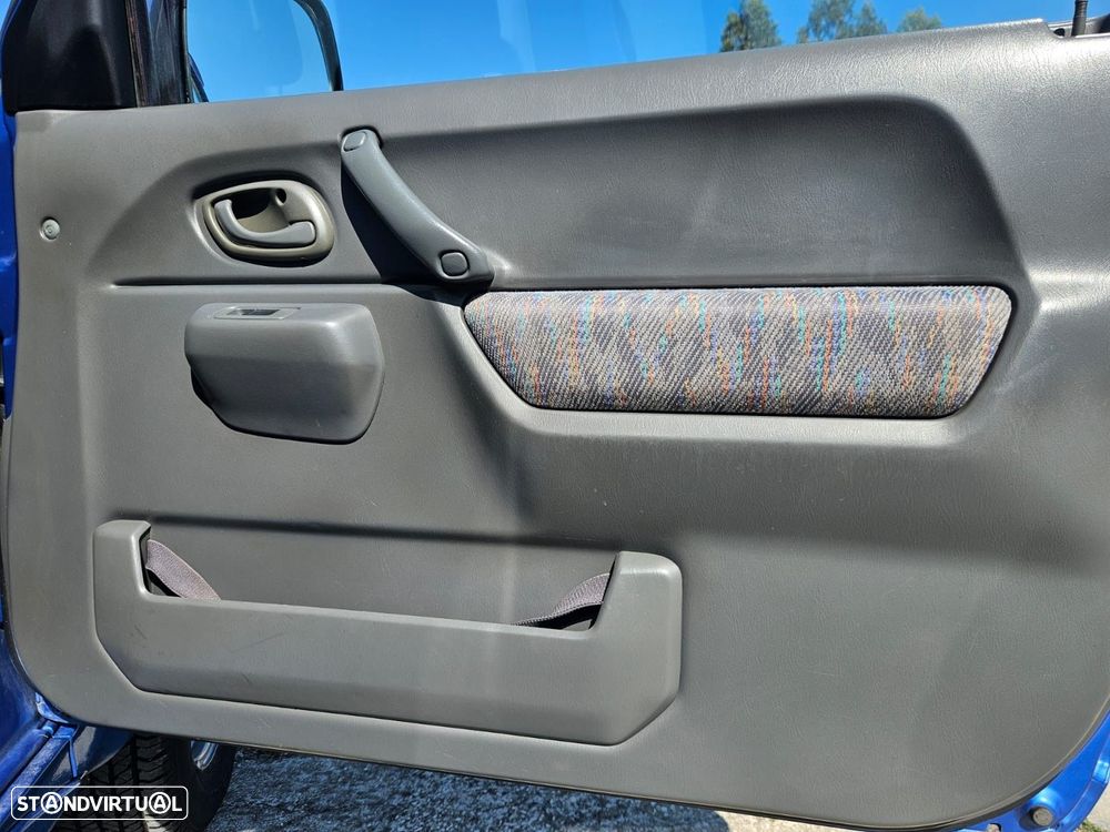 Suzuki Jimny 1.3 16V - 38