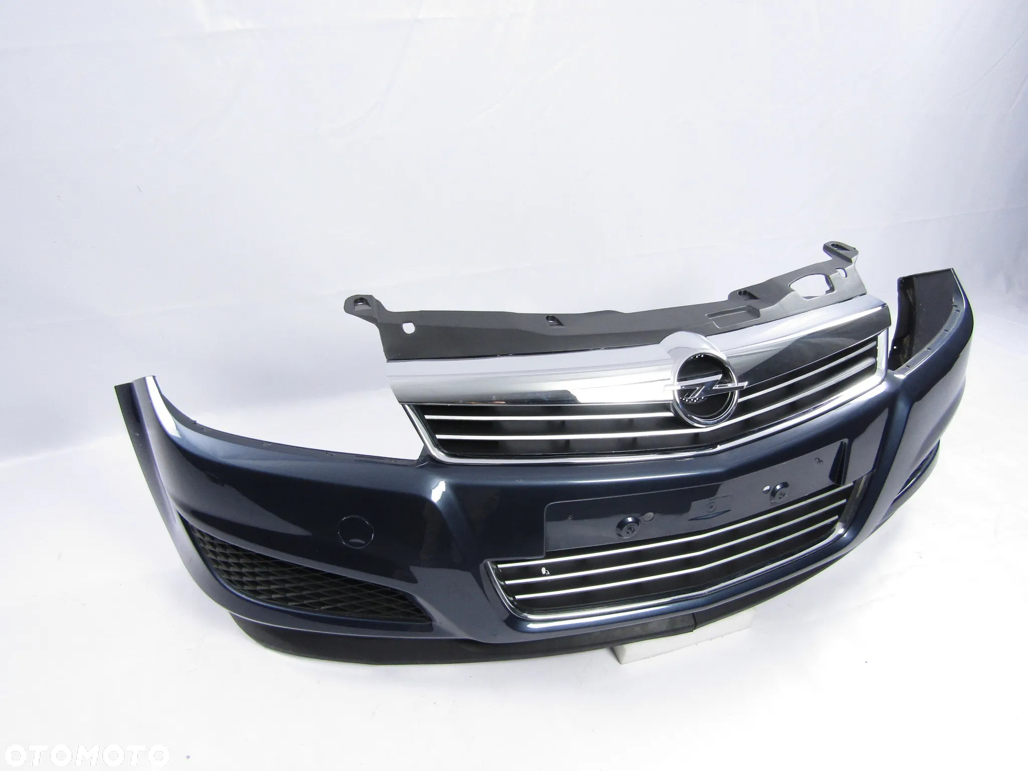 Zderzak przedni Opel Astra H 07 - 12 Hatchback / Kombi Lakier 168 - 14