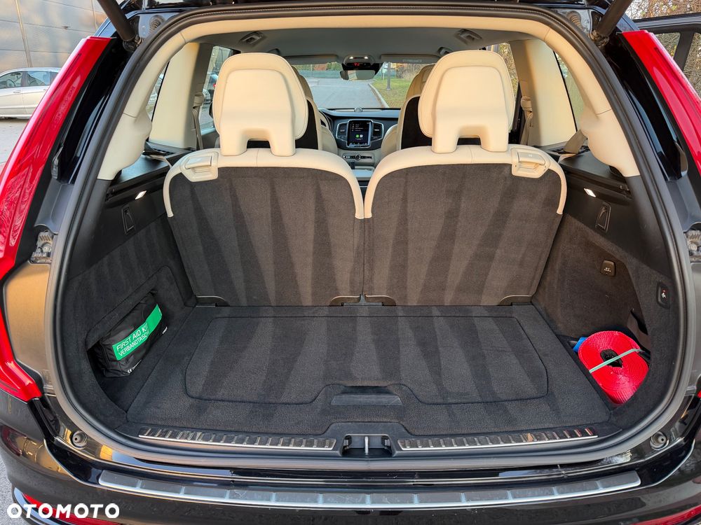 Volvo XC 90 D5 AWD Momentum 7os - 36