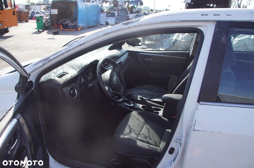 Auto na części - Toyota Corolla E16 XI Lift 1.6 Valvematic 132 KM 1ZR-FAE 3040020110 040 2016R Drzwi Szyby Klapa Zderzak Silnik Skrzynia Komputer Licznik Radio Konsola Moduł - 16
