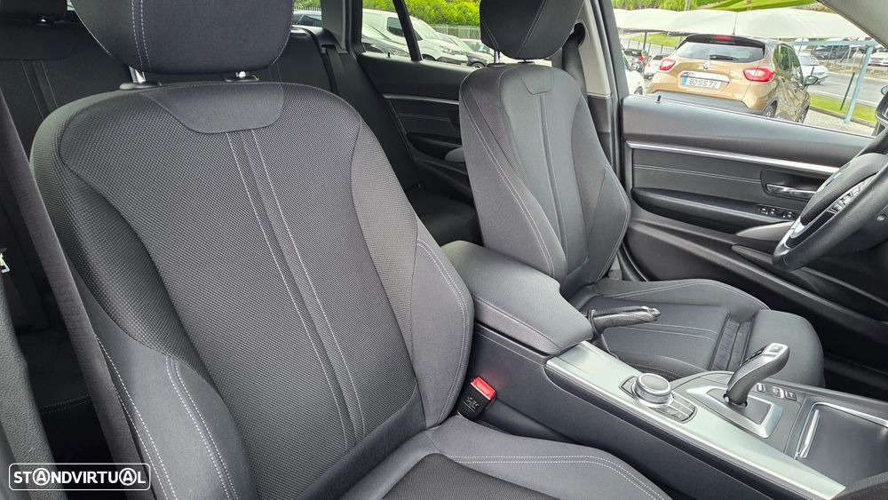 BMW 318 d Line Sport Auto - 30