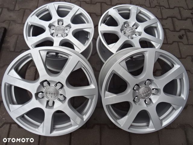 5x112x66,5 8Jx17 ET33 AUDI oryginał - 1