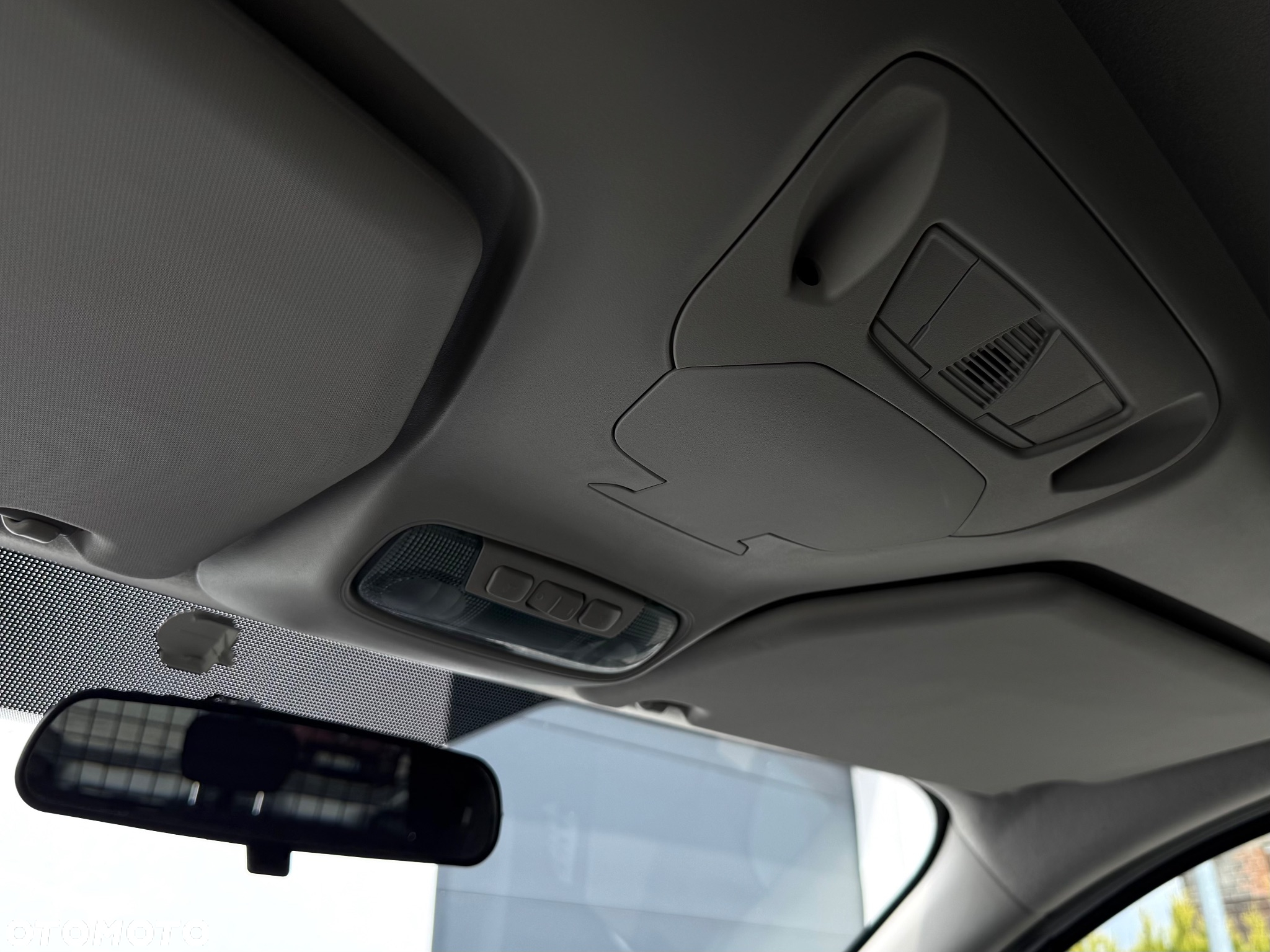 Ford Transit Connect 240 L2 Autm Trend - 23