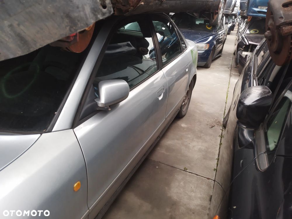 AUDI A4 B5 94-99  1.6 AHL   ZDERZAK TYŁ TYLNY   LY7M - 10