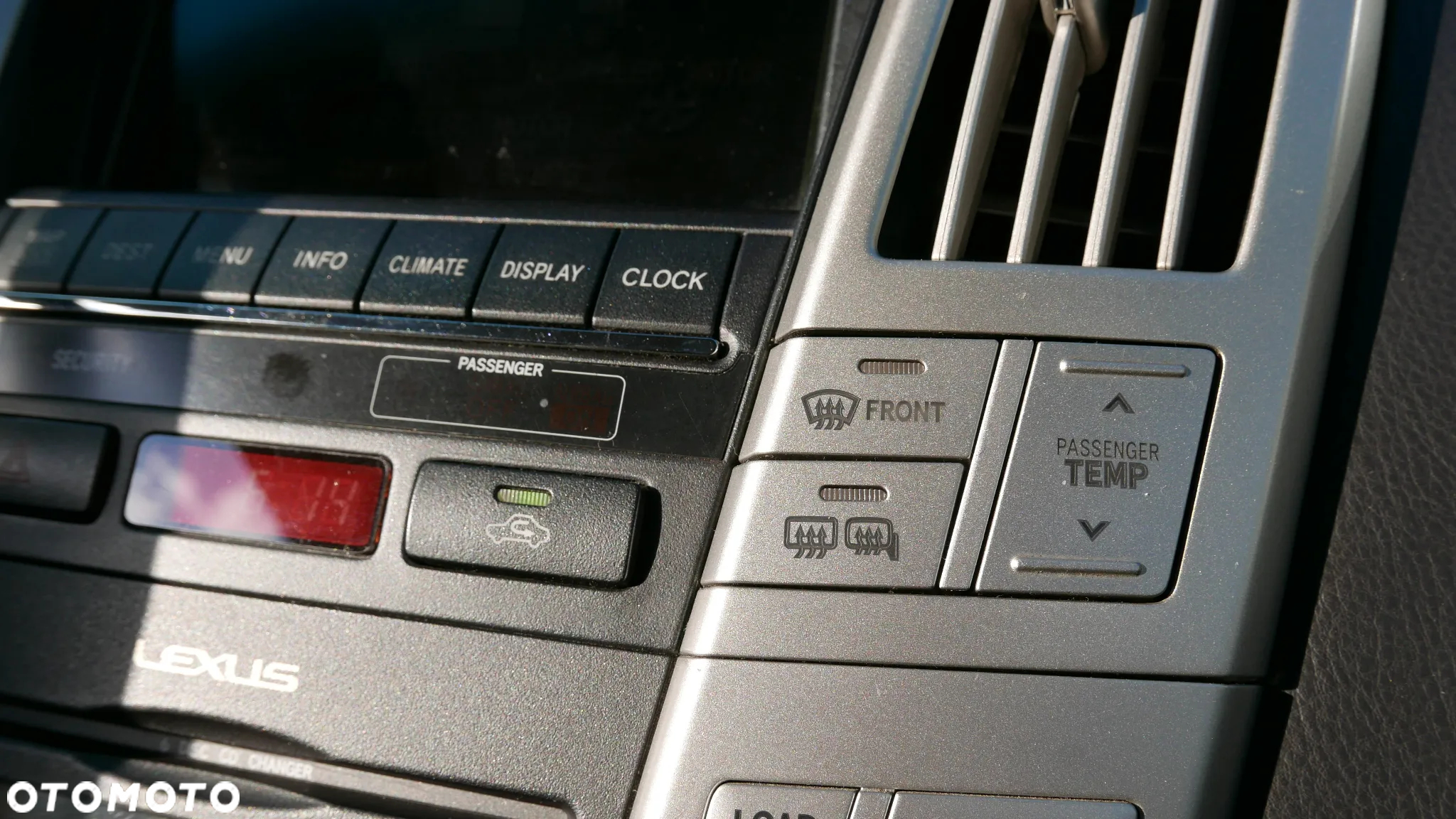 Lexus RX - 21