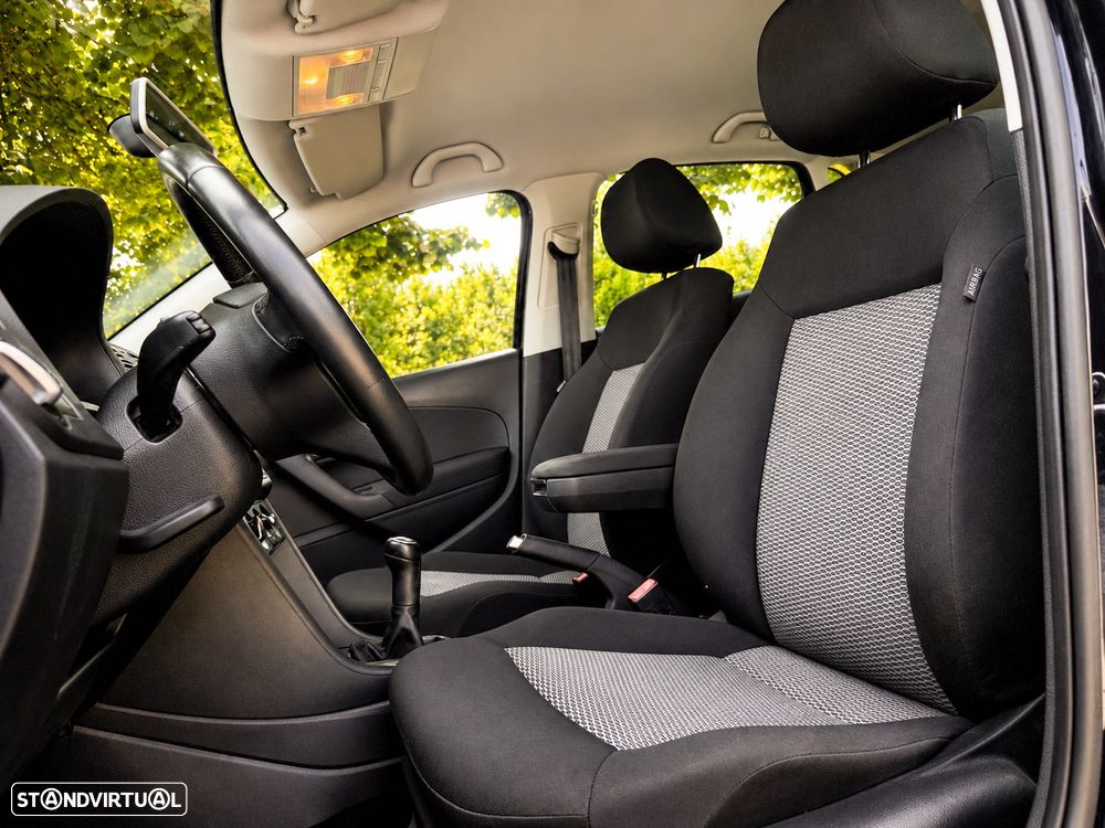Volkswagen Polo 1.2 TDi Blue Motion — fotografia 9