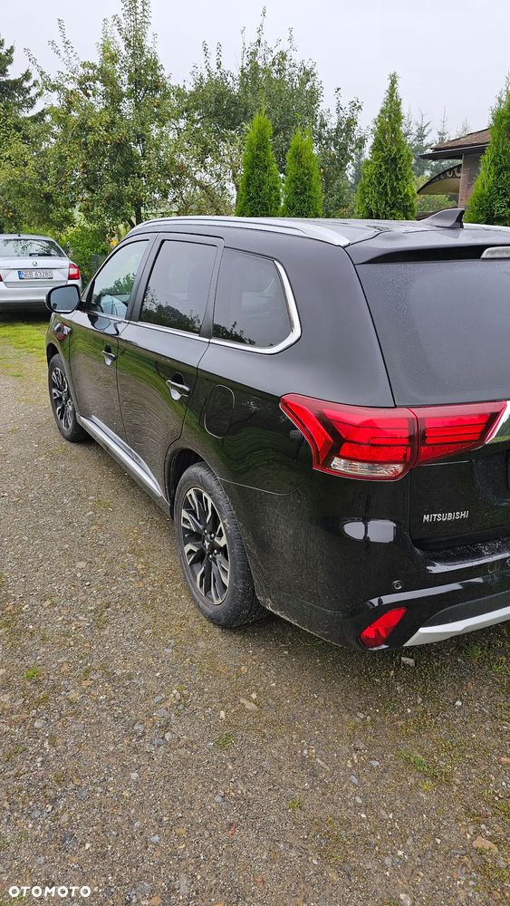 Mitsubishi Outlander PHEV Instyle NAVI + - 11