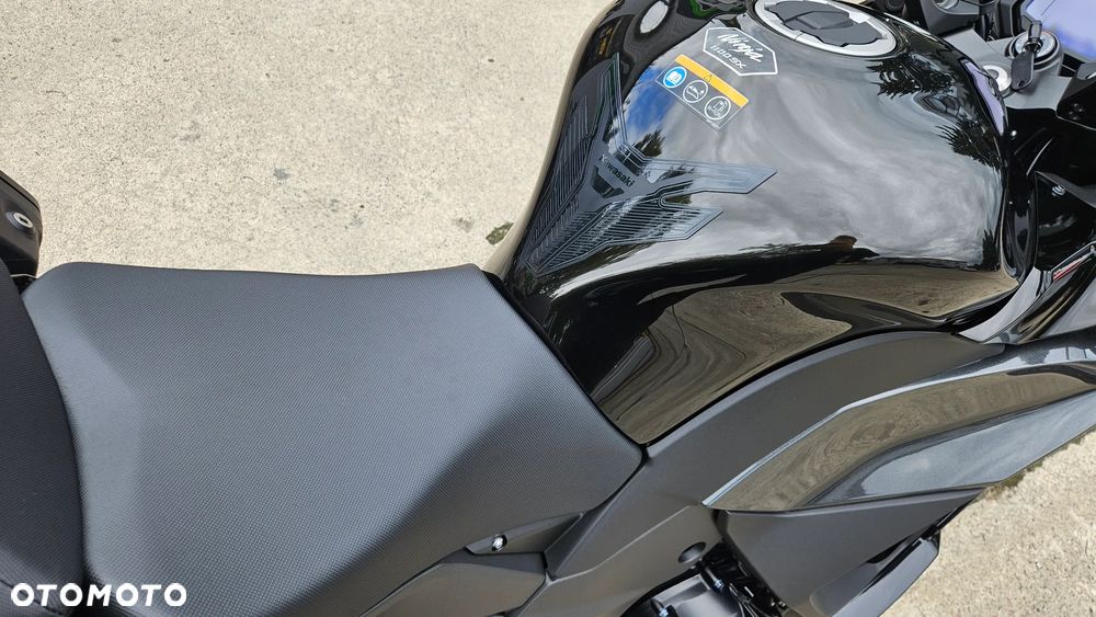 Kawasaki Ninja 1000 SX - 8