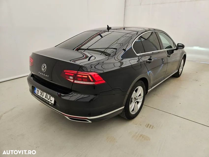 Volkswagen Passat - 3