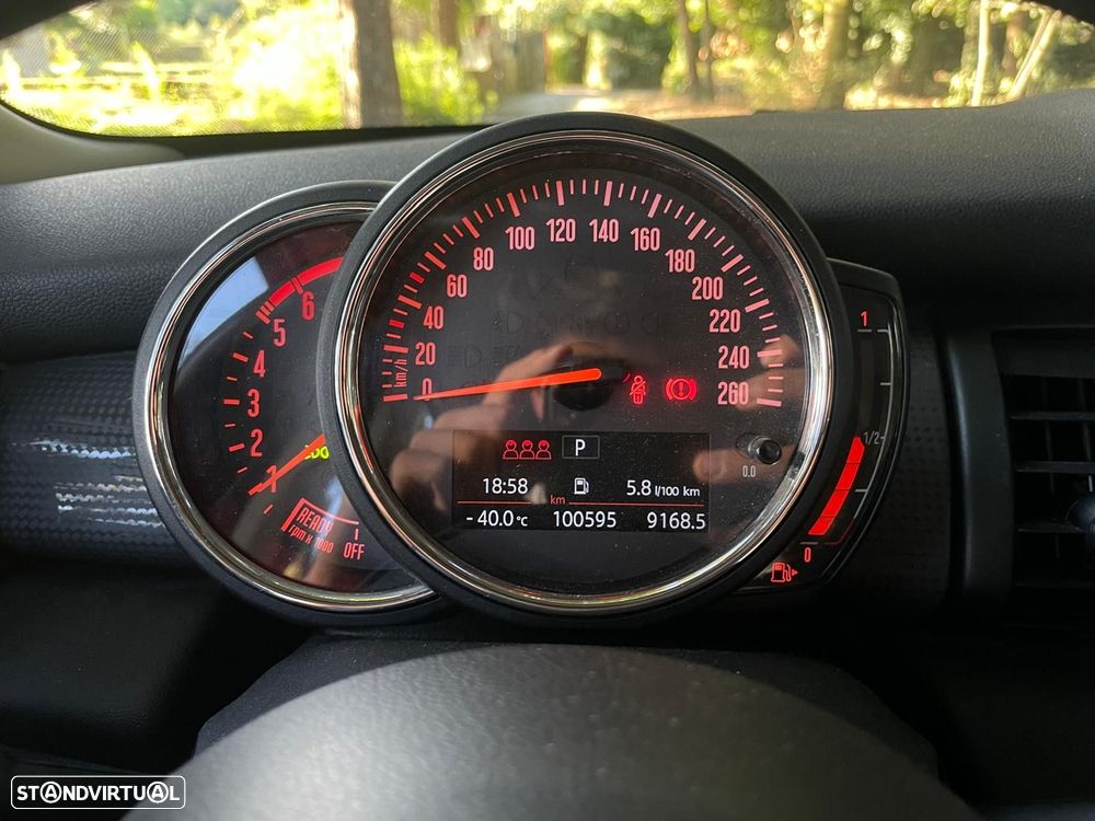 MINI 5 Portas Cooper D Aut. - 15