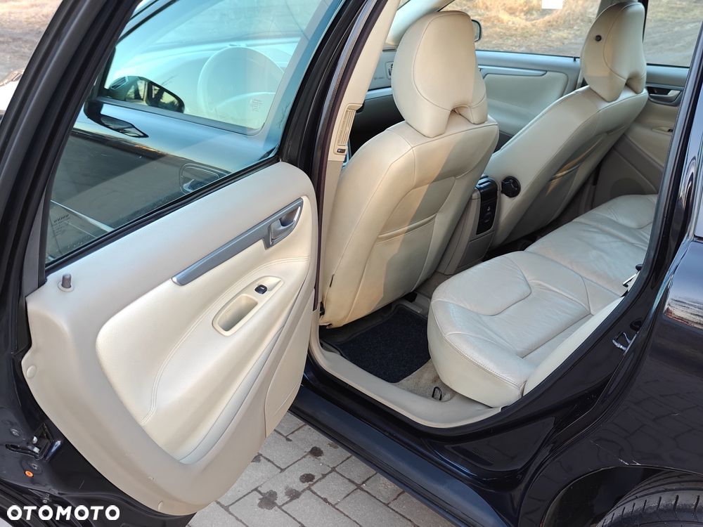Volvo V70 D Summum - 11