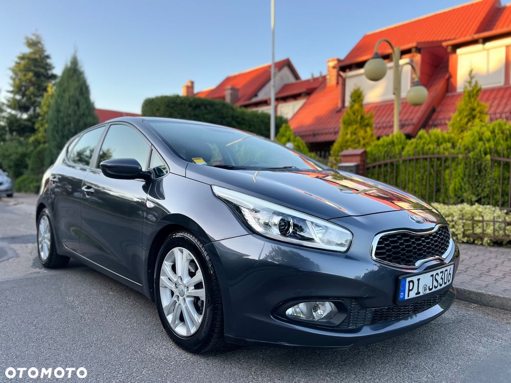Kia Ceed 1.4 CVVT Dream Team Edition - 6