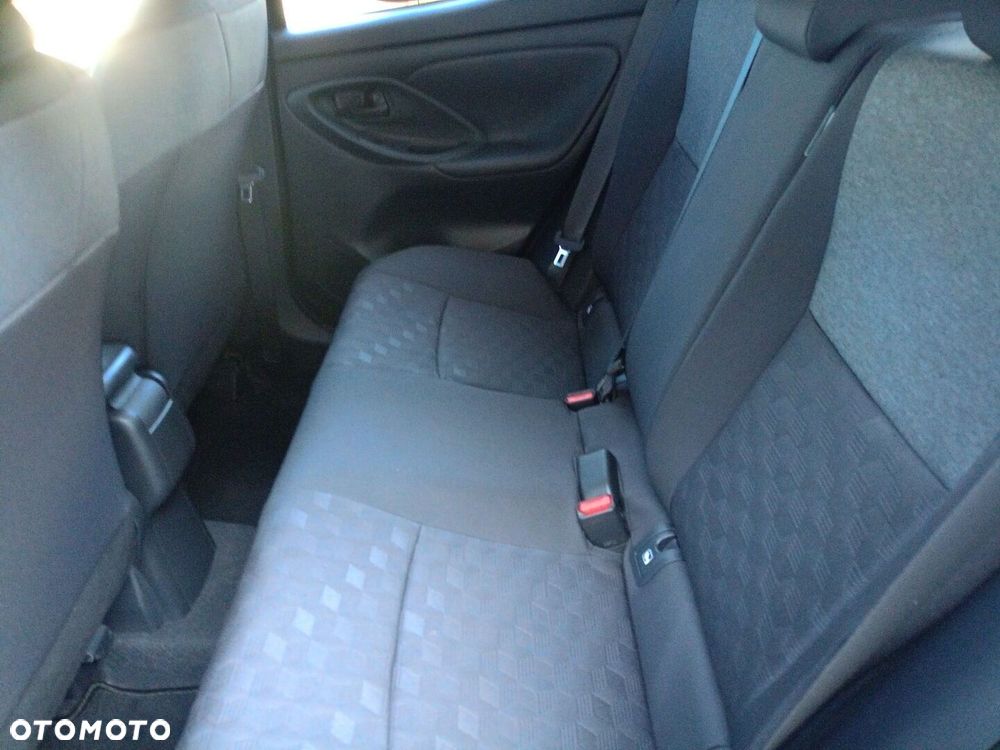 Toyota Yaris Hybrid 1.5 Style - 12