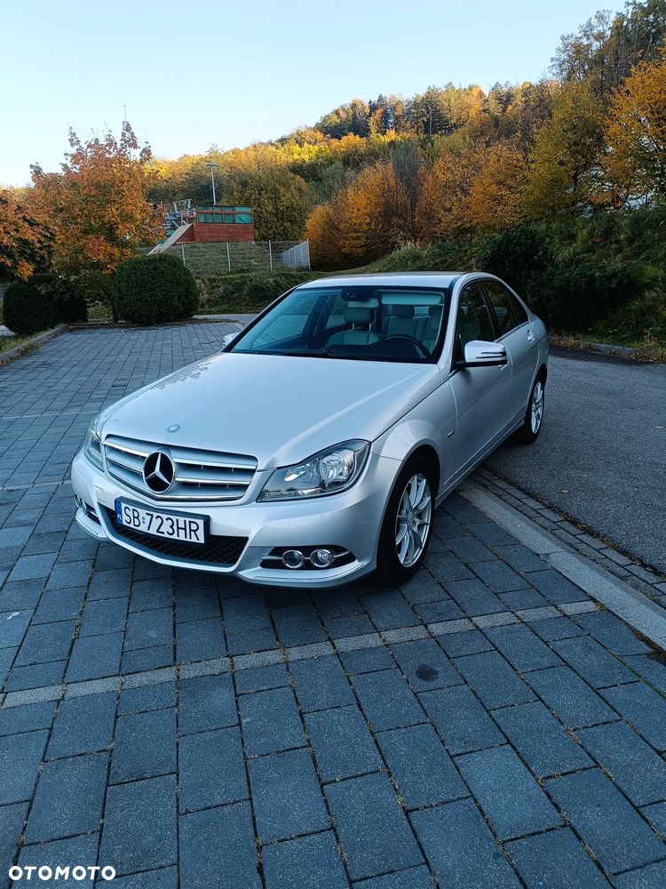 Mercedes-Benz C-Class 2011 photo 2