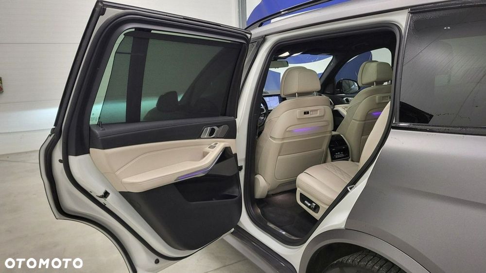 BMW X7 M50i sport - 23