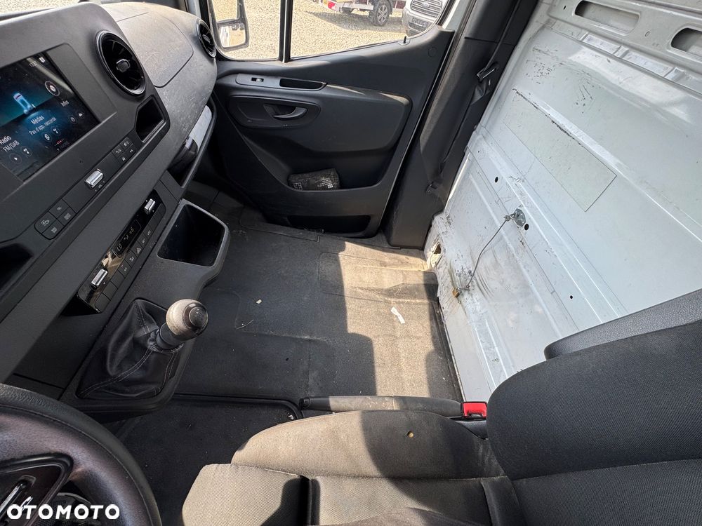 Mercedes-Benz Sprinter - 8