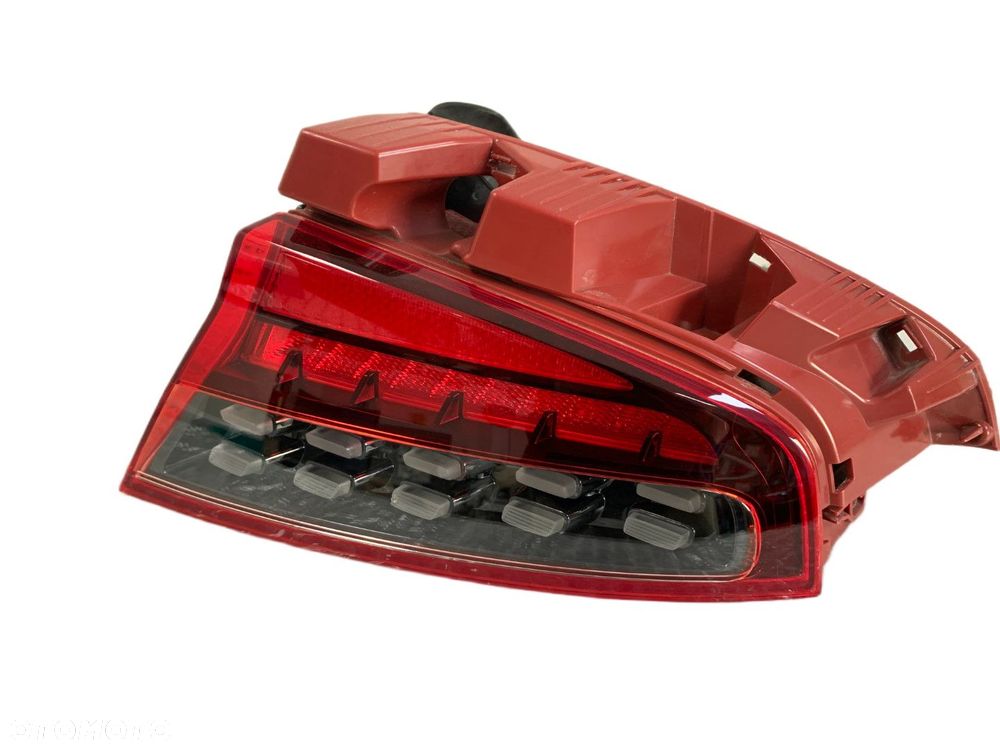 ORYGINALNA LAMPA TYLNA PRAWA LED KIA STINGER LIFT 20-25 92402-J5