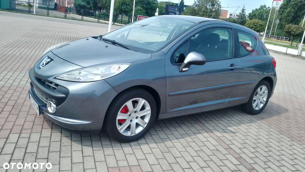 Peugeot 207 - 1