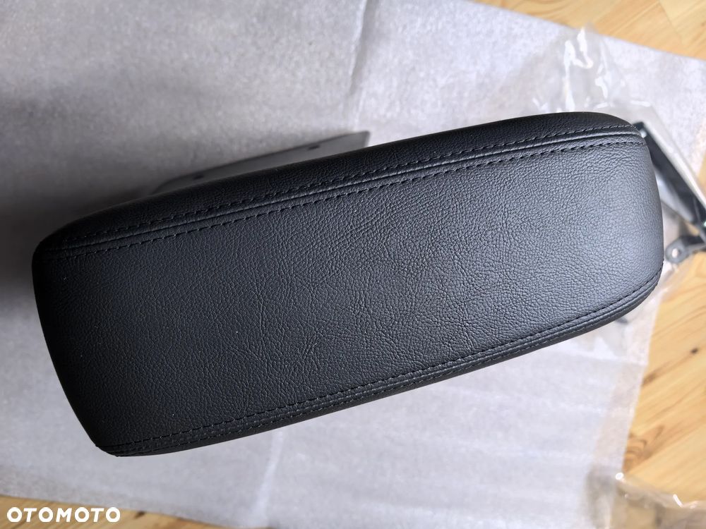 Citroen C3 III Podłokietnik NOWY OEM 1615052780 - 2