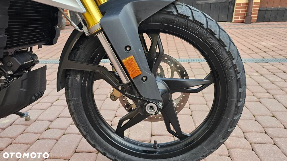 BMW G - 28