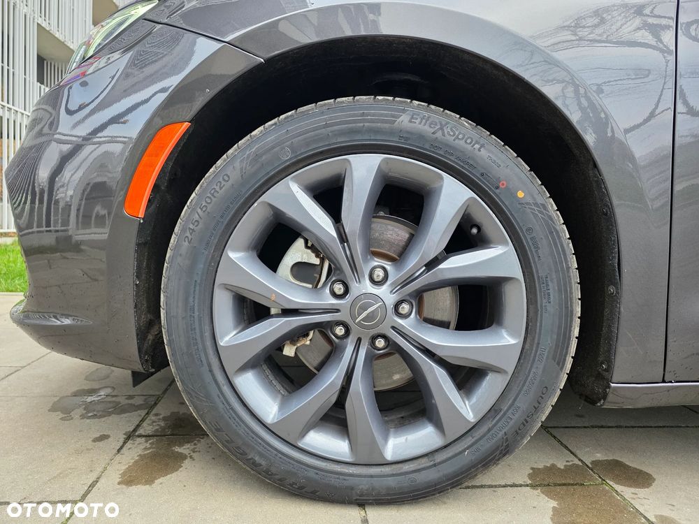 Chrysler Pacifica - 36