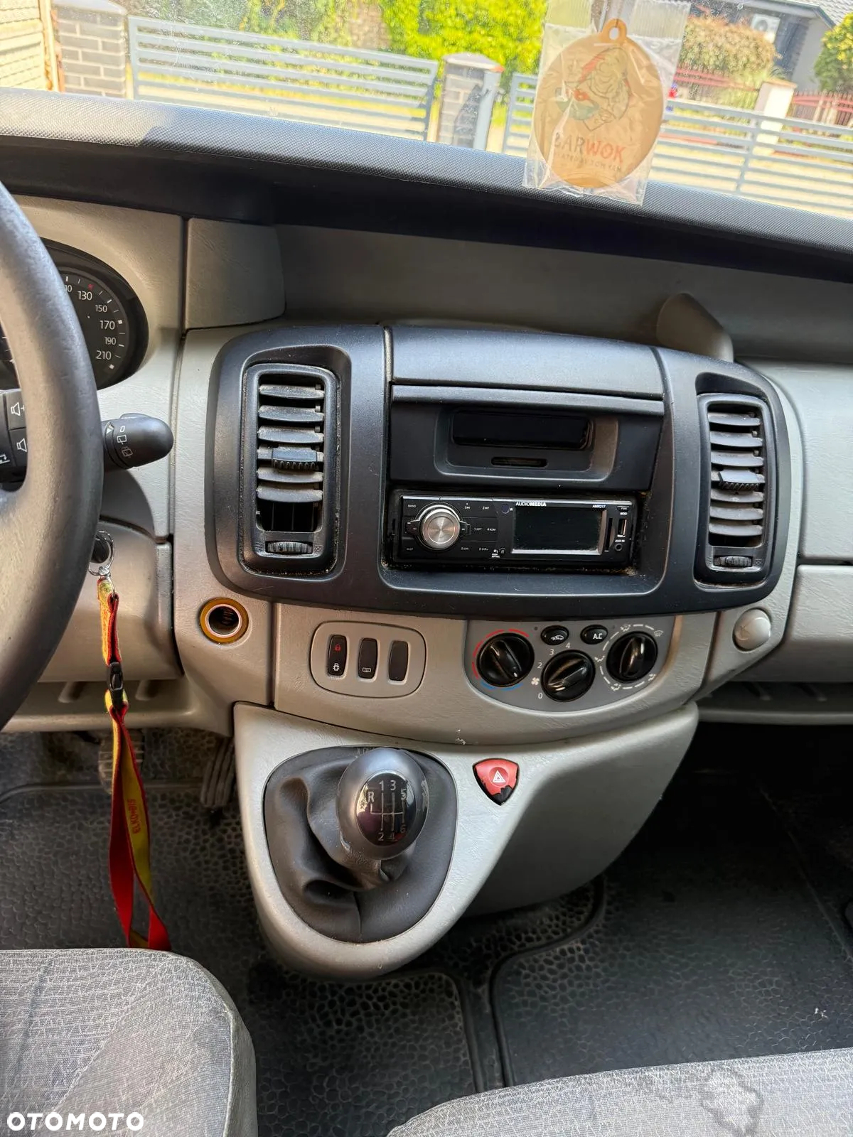Renault Trafic 2.0 dCi 90 Combi L1H1 - 10