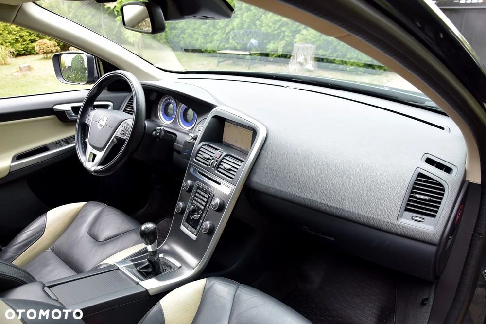 Volvo XC 60 D5 AWD RDesign - 18