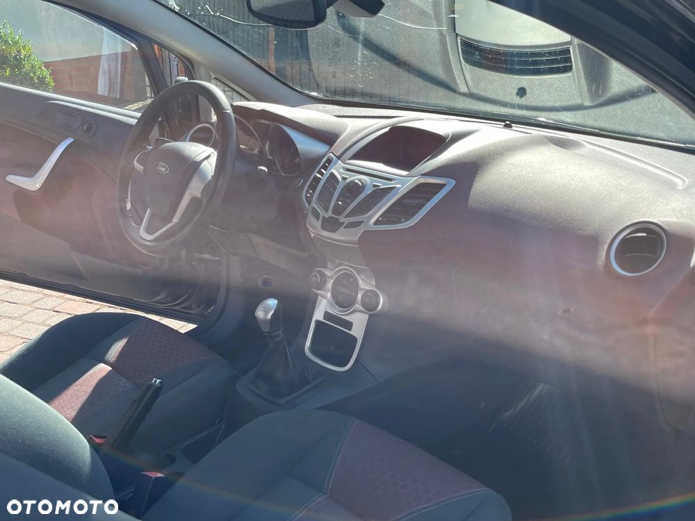 Ford Fiesta - 10