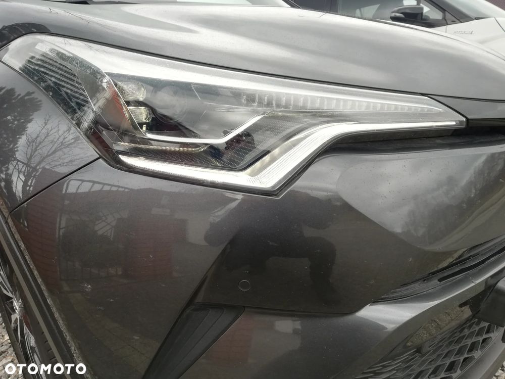 Toyota C-HR - 16