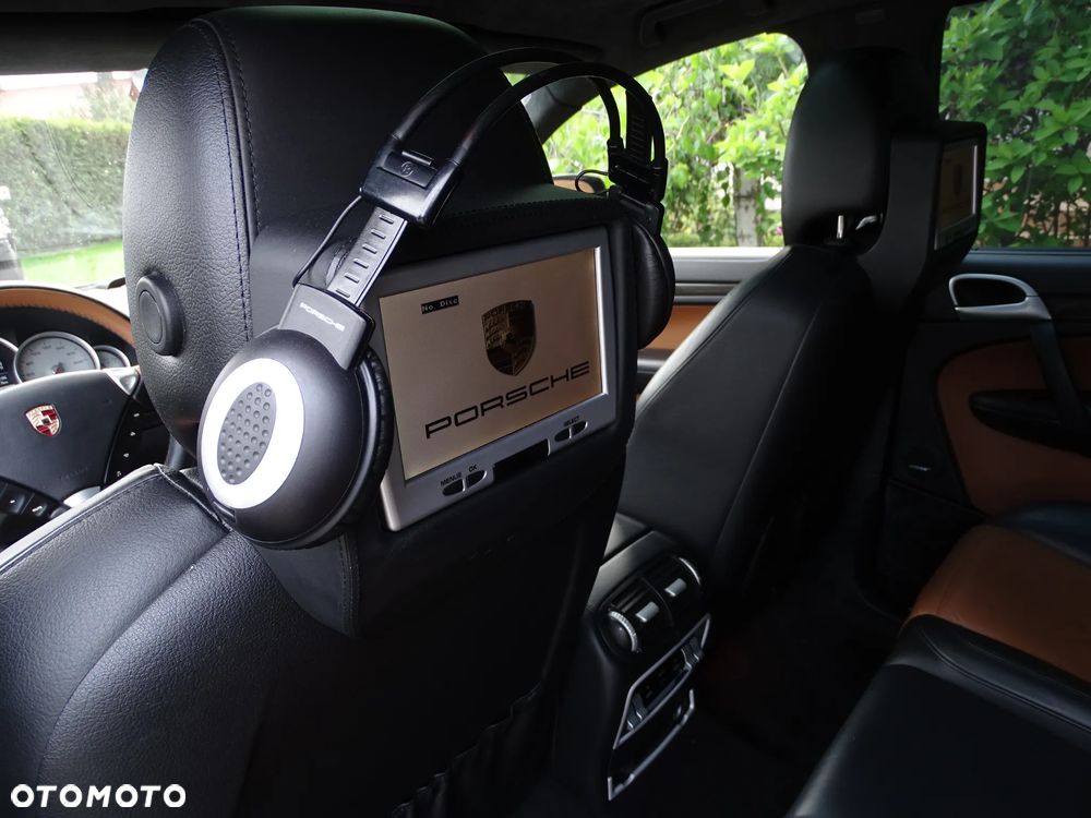 Porsche Cayenne Turbo S - 11