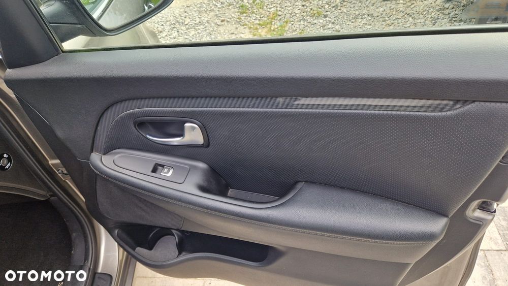 Kia Carens 1.7 CRDi M 7os EU6 - 7