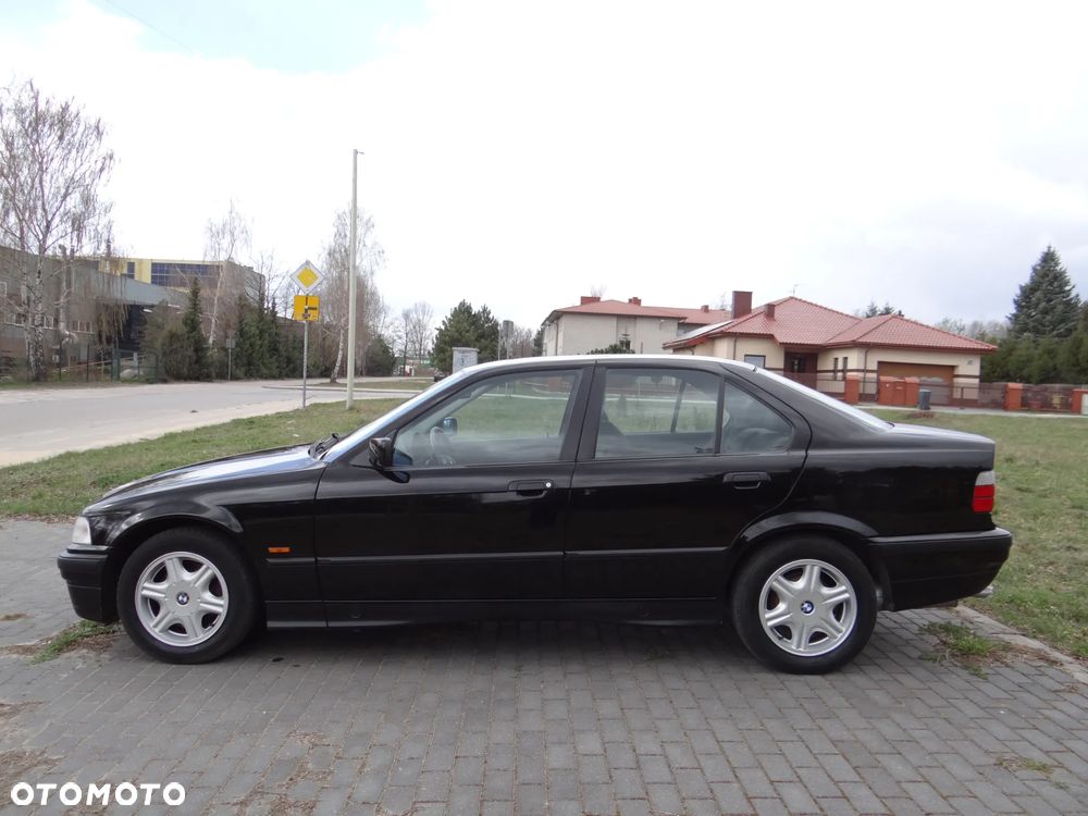 BMW Seria 3 316i - 10