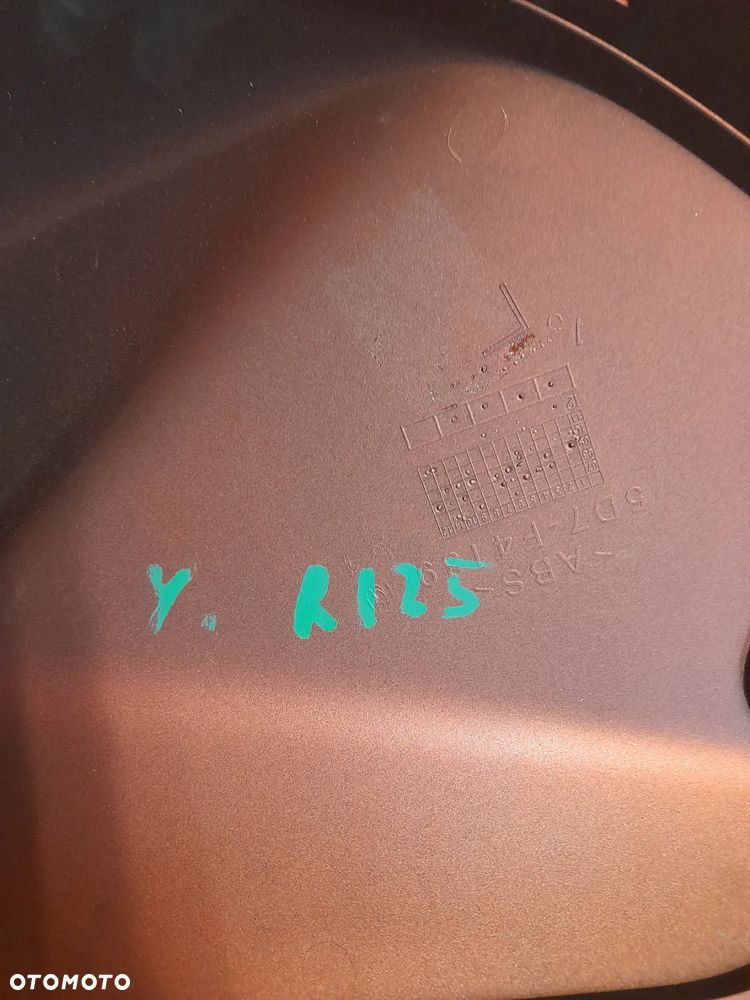 YAMAHA YZF R125 Owiewka lewa wypełnienie - 6