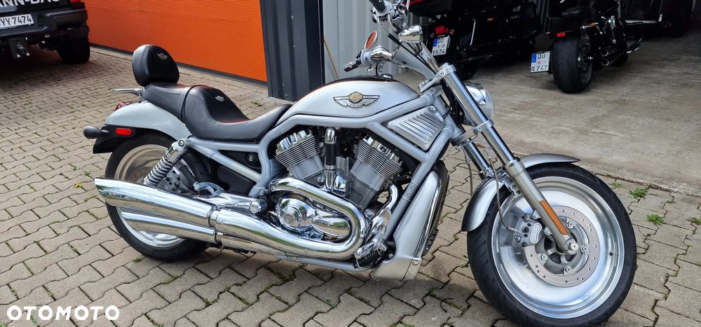Harley-Davidson V-Rod Street Rod - 2