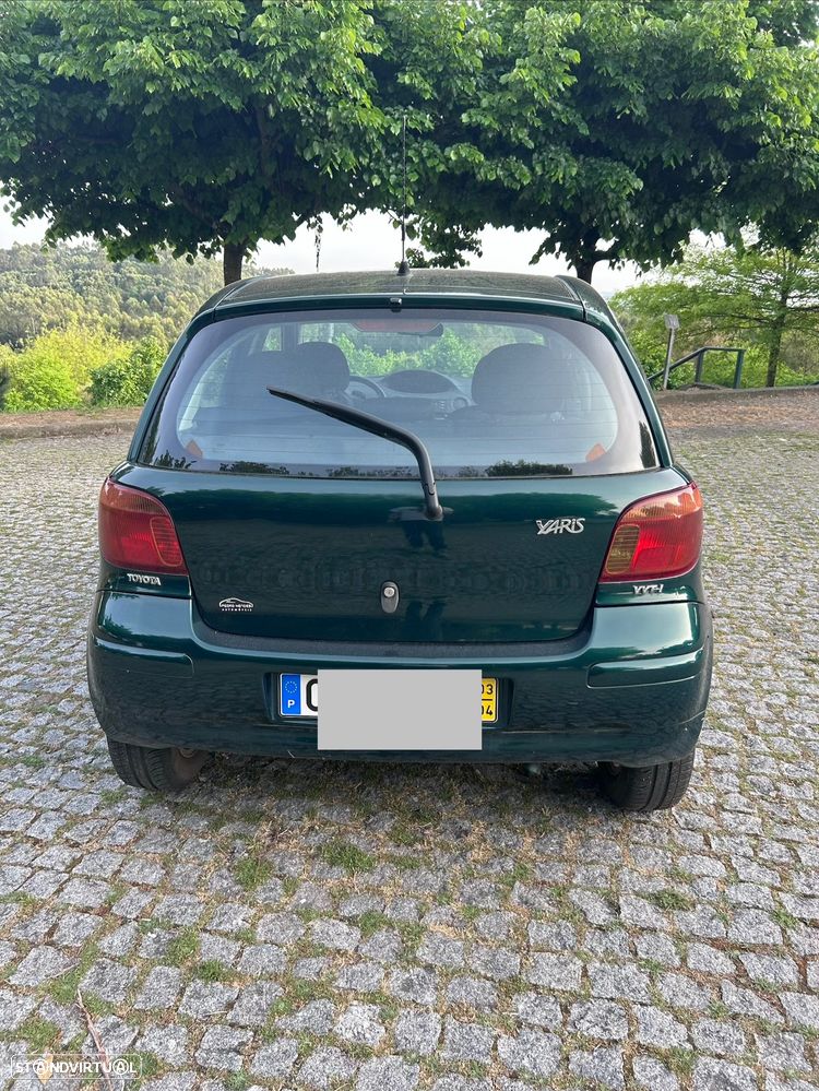 Toyota Yaris - 10