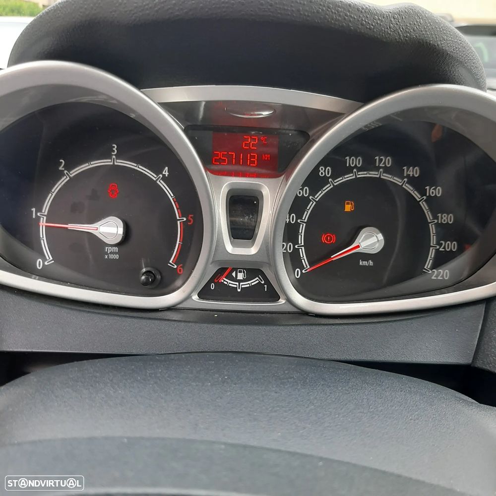 Ford Fiesta 1.4 TDCI Trend - 8