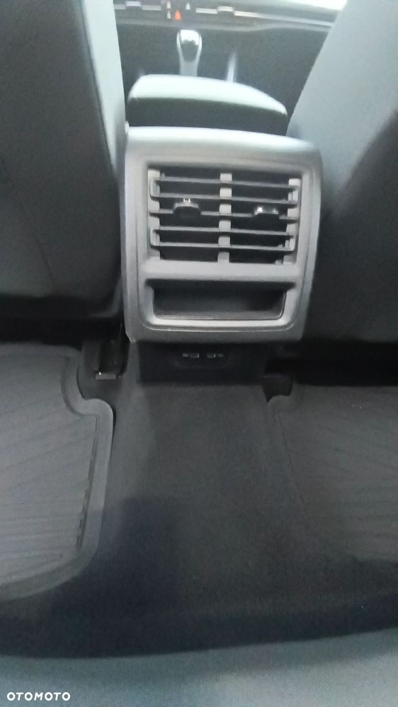 Volkswagen Golf Variant - 18