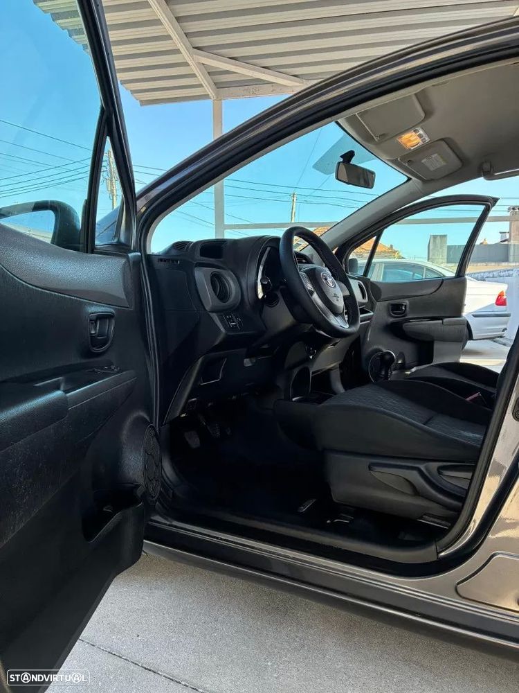 Toyota Yaris 1.0 VVT-i Comfort+AC - 8