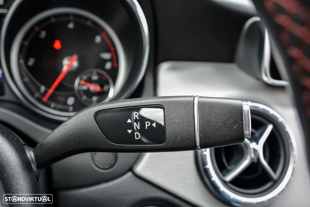 Mercedes-Benz CLA 200 d Shooting Brake AMG Line Aut. - 19