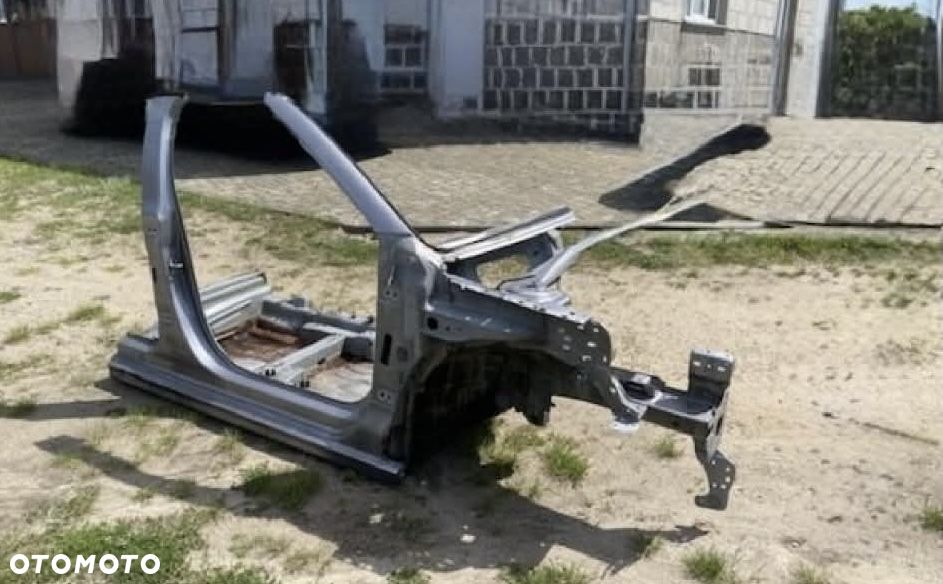 Opel Corsa F tył części karoserii - 4