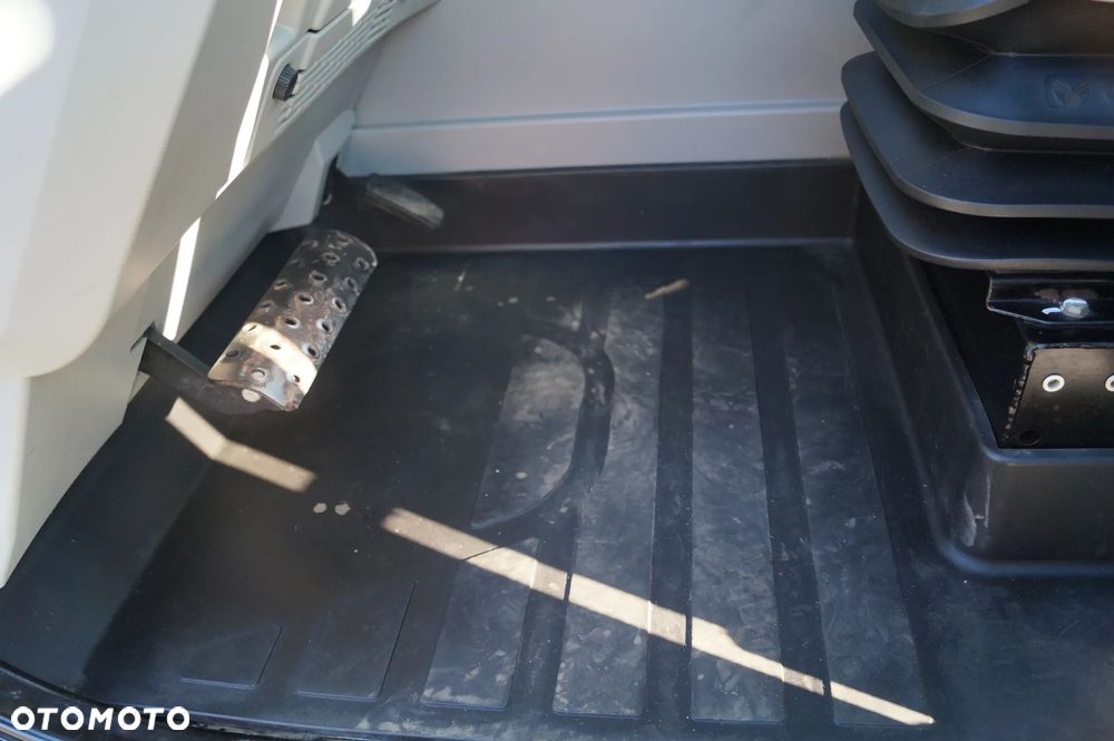 Caterpillar Cat TH 357 D  Ładowarka Teleskopowa - 23