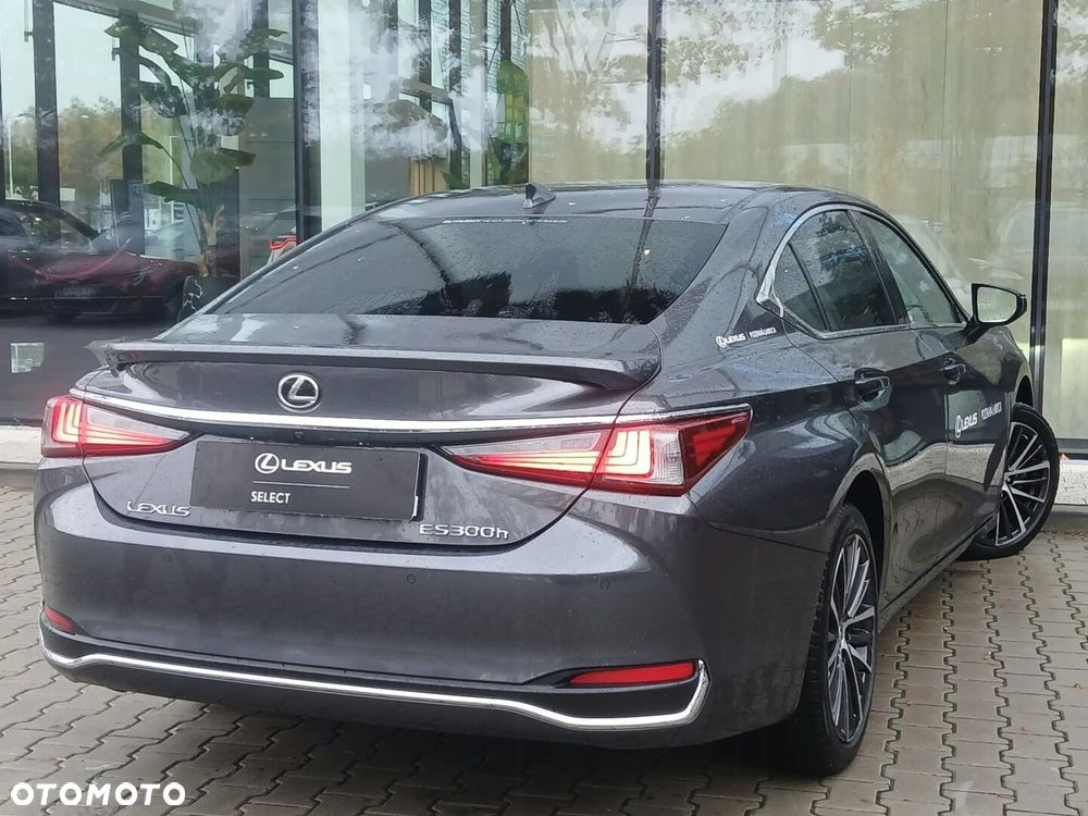 Lexus ES 300h Business Edition - 13