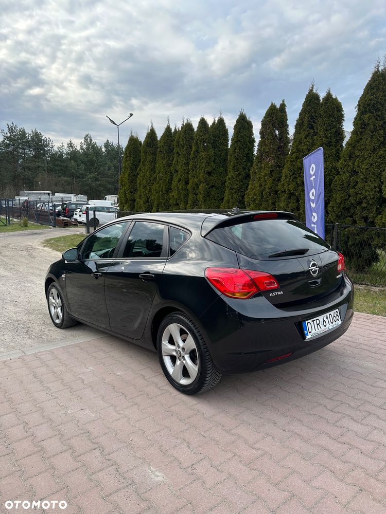 Opel Astra 1.4 150 Jahre - 5