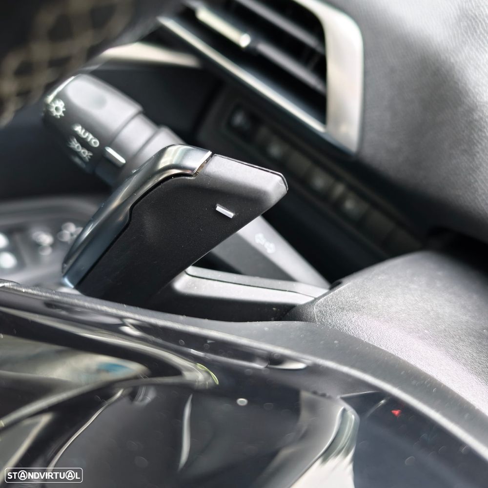 Peugeot 3008 1.6 Hybrid Allure Pack e-EAT8 - 21